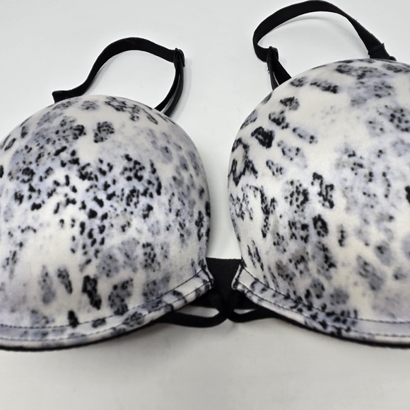 VICTORIA'S SECRET BOMBSHELL PLUNGE BRA SILVER BLACK ANIMAL PRINT WOMEN 32C SEXY - Picture 2 of 11